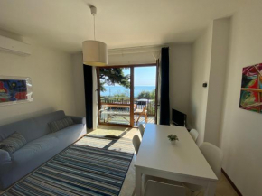 Apartment with terrace and garden with a sea view Sistiana